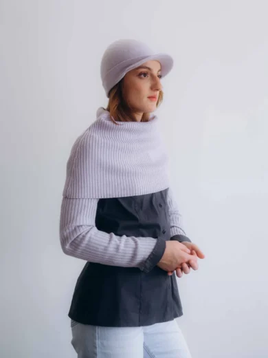 Dámske oblečenie trojset MIMIR bledofialový orgovánový – elegantný pletený set z profilu v pastelovom tóne.