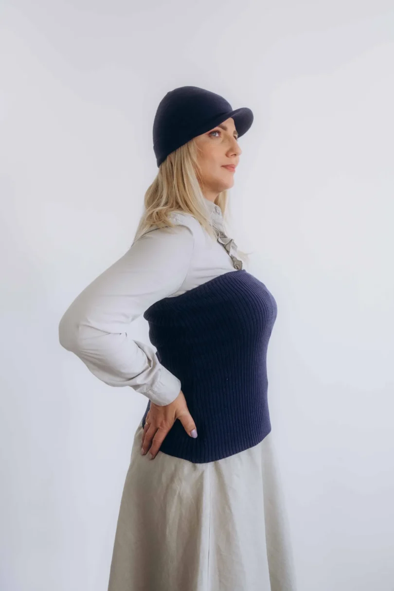 Dámske oblečenie dvojset MAGNHILD tmavomodrý – bočný pohľad.